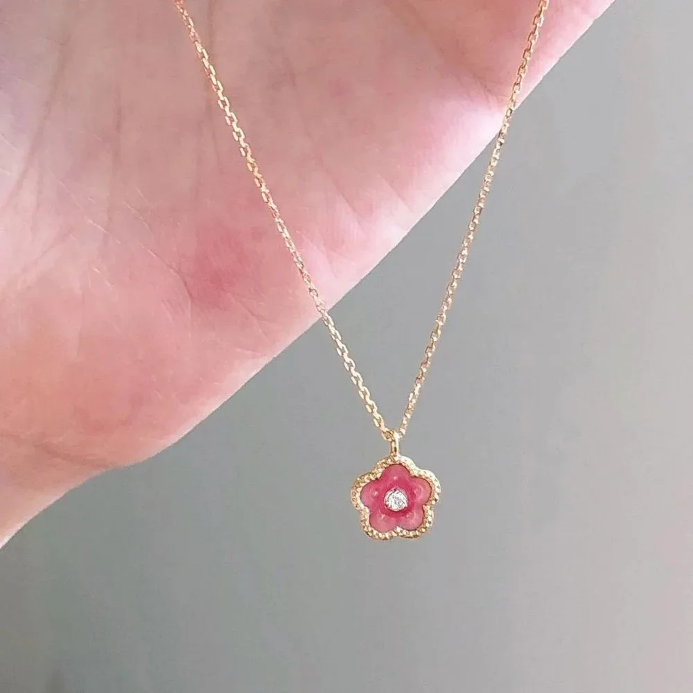 Small Peach Blossom Necklace for Women Sweet Delicate Gold Color Clavicle Chain - Picture 8 of 8